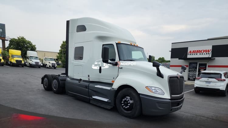 2022 International LT625 Sleeper Trucks