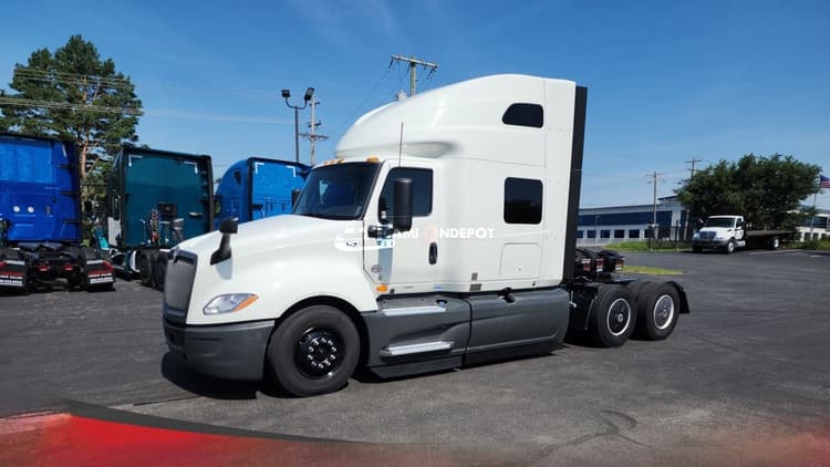 2022 International LT625 Sleeper Trucks