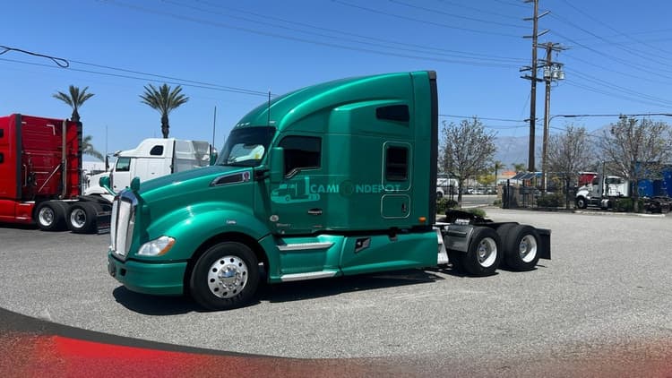 2021 KENWORTH T680 Sleeper Trucks