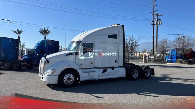 2020 Kenworth T680 Sleeper Trucks