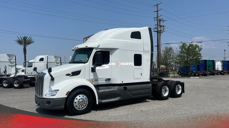 2020 Peterbilt 579 Sleeper Trucks