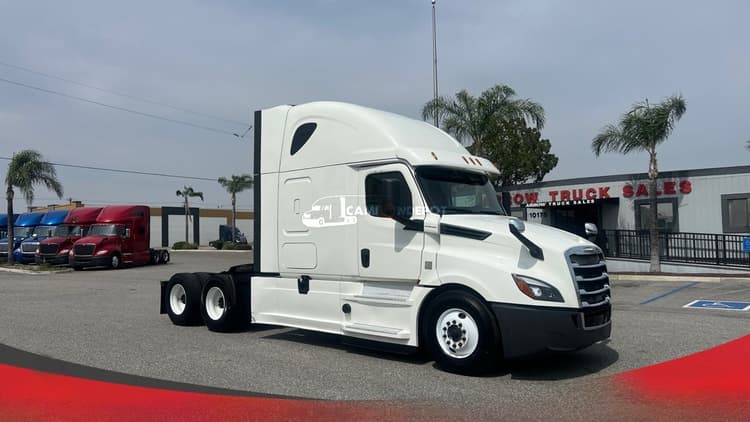 2020 Freightliner Cascadia Sleeper Trucks