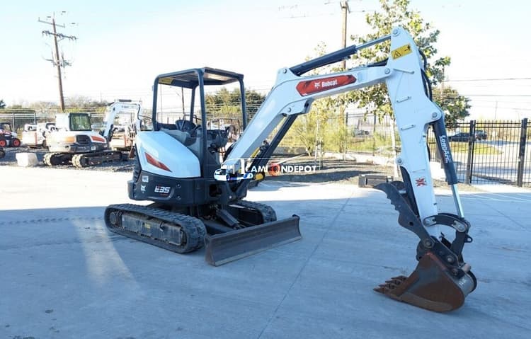 2022 Bobcat E35R2 Construction Equipment Excavators