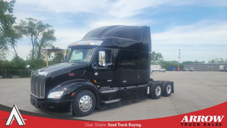2021 Peterbilt 579 Sleeper Trucks