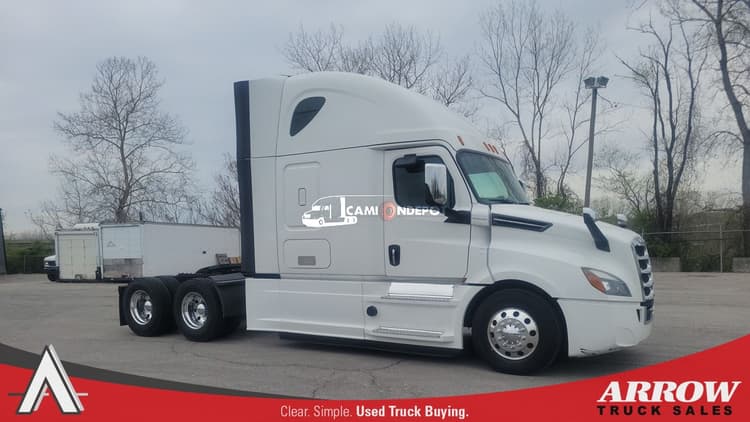 2020 Freightliner Cascadia Sleeper Trucks