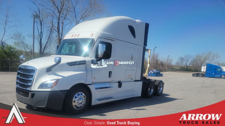2020 Freightliner Cascadia Sleeper Trucks