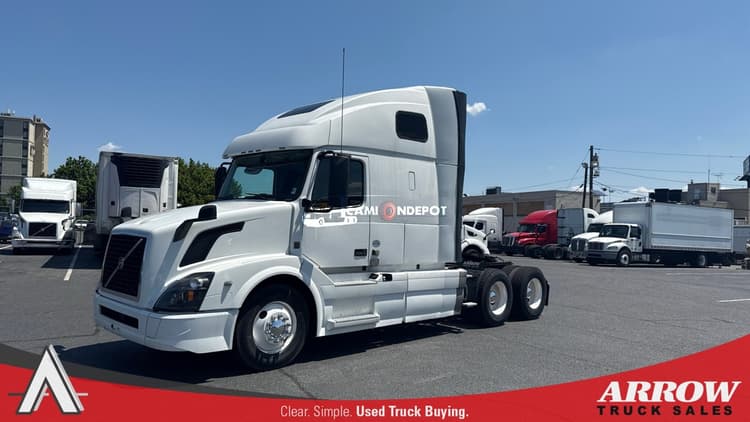2018 Volvo VNL 670 Sleeper Trucks