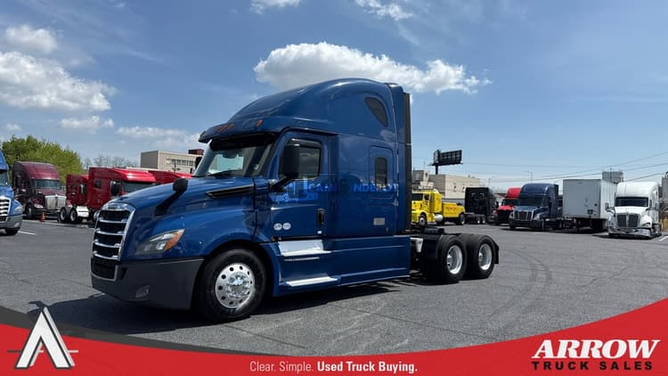 2019 Freightliner Cascadia Sleeper Trucks