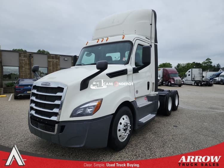 2020 Freightliner Cascadia Day Cab Trucks