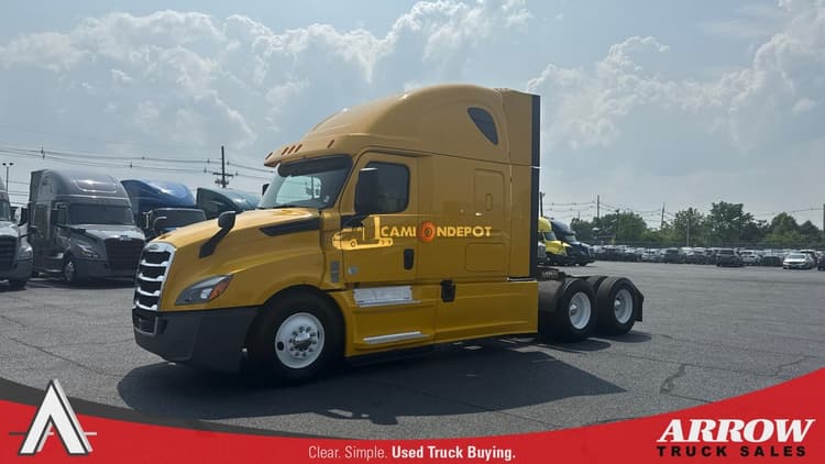 2020 Freightliner Cascadia Sleeper Trucks