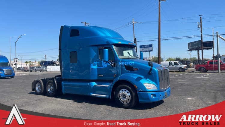 2022 Peterbilt 579 Sleeper Trucks