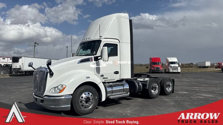 2018 Kenworth T680 Day Cab Trucks