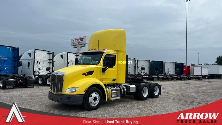 2020 Peterbilt 579 Day Cab Trucks