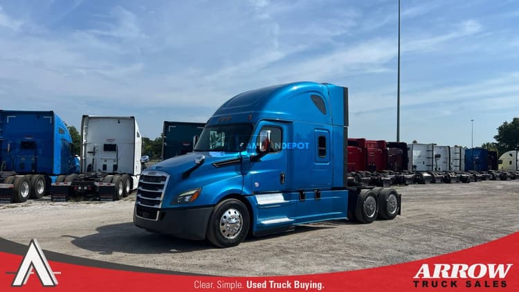 2019 Freightliner Cascadia Sleeper Trucks