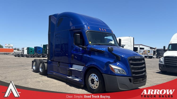2022 Freightliner Cascadia Sleeper Trucks