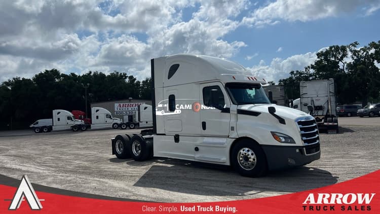 2020 Freightliner Cascadia Sleeper Trucks