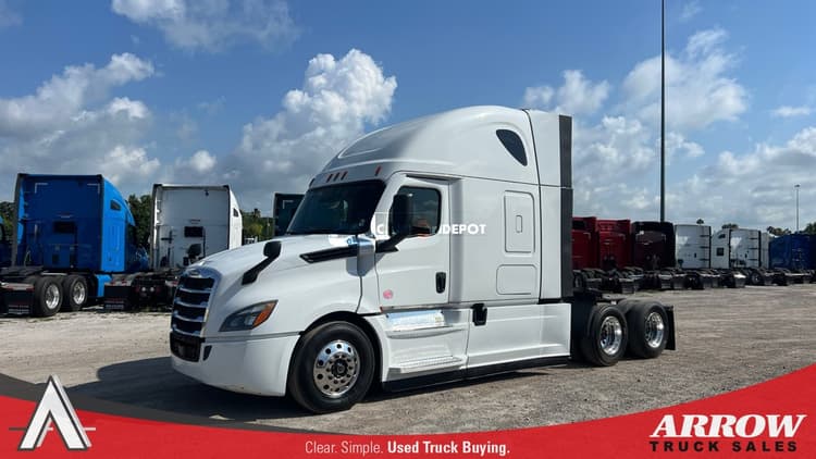 2020 Freightliner Cascadia Sleeper Trucks