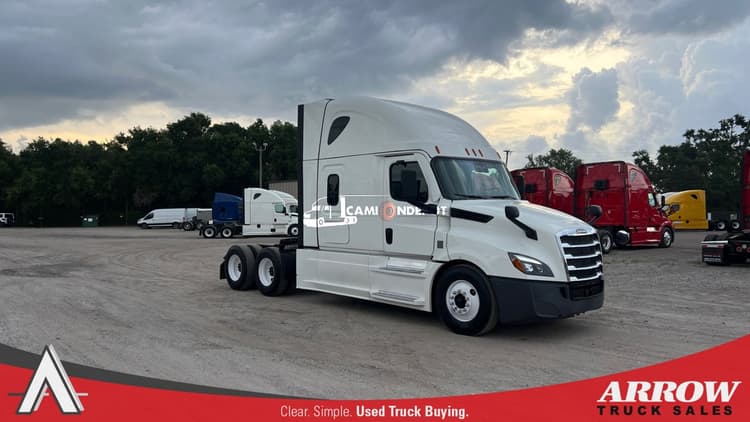 2023 Freightliner Cascadia Sleeper Trucks