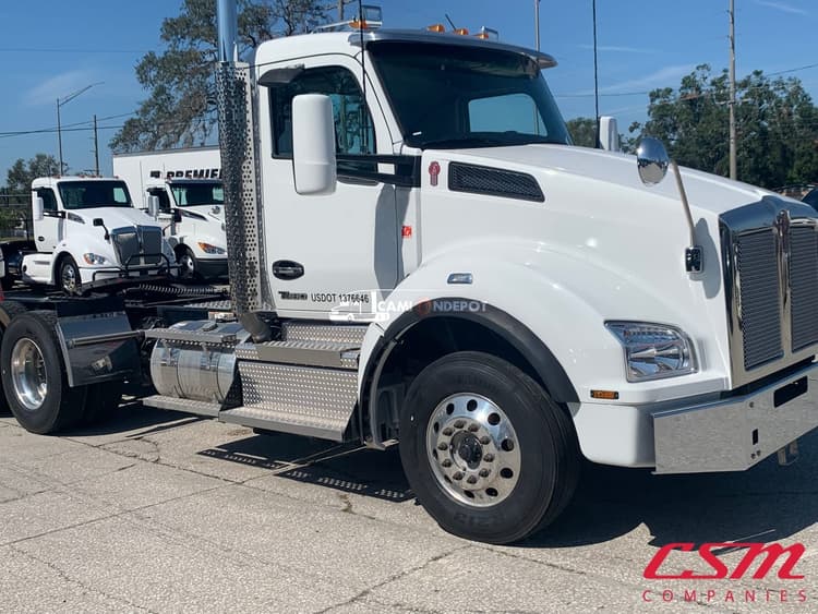2024 Kenworth T880 Day Cab Trucks
