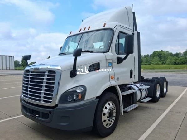 2018 Freightliner CASCADIA 113 Day Cab Trucks