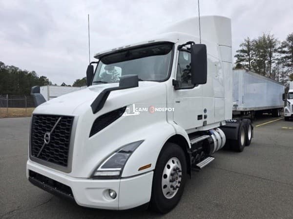 2021 Volvo VNR64T640 Sleeper Trucks