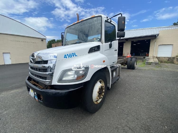 2017 Hino 338 Cab & Chassis Trucks