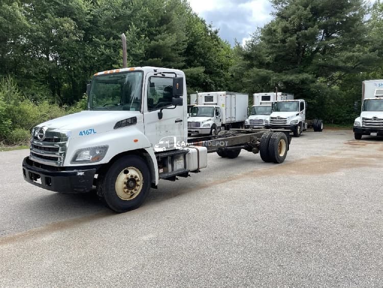 2018 Hino 338 Cab & Chassis Trucks
