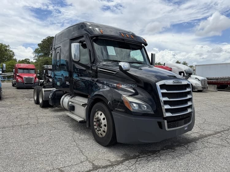 2020 Freightliner CASCADIA 126 Sleeper Trucks