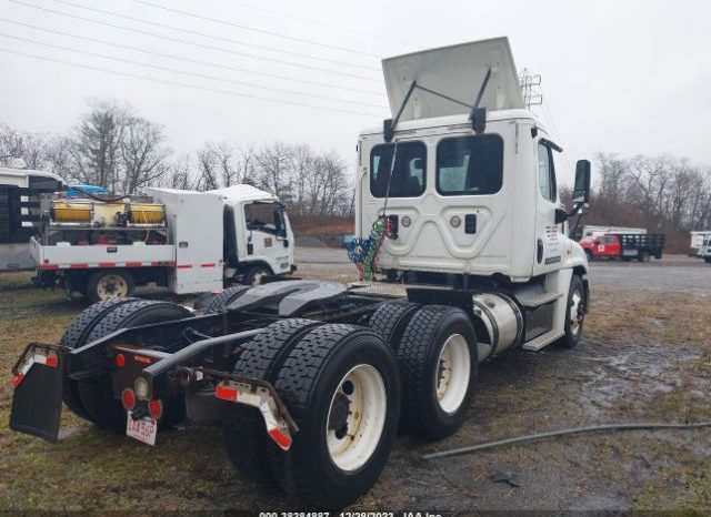 2016 FREIGHTLINER CASCADIA DAY CAB IN RIVERSDIE, RI full