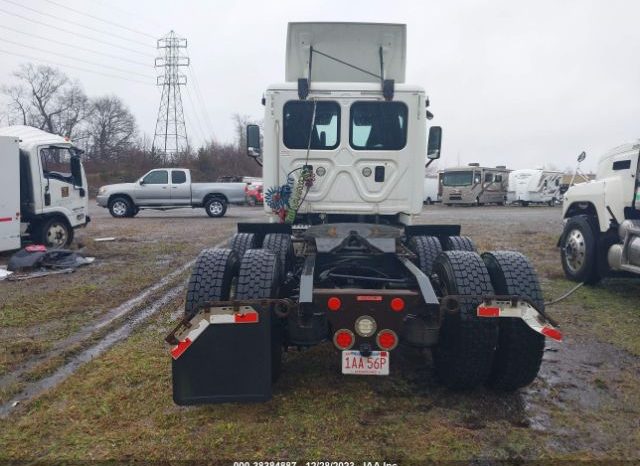 2016 FREIGHTLINER CASCADIA DAY CAB IN RIVERSDIE, RI full