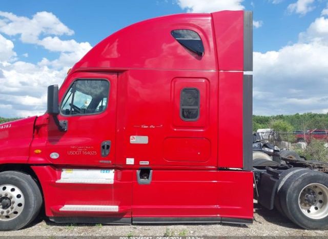 2016 FREIGHTLINER CASCADIA SLEEPER IN COLUMBUS, OH full