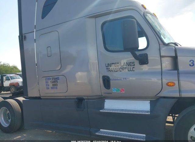 2017 FREIGHTLINER CASCADIA 125 IN GRAND PRAIRIE TX. full