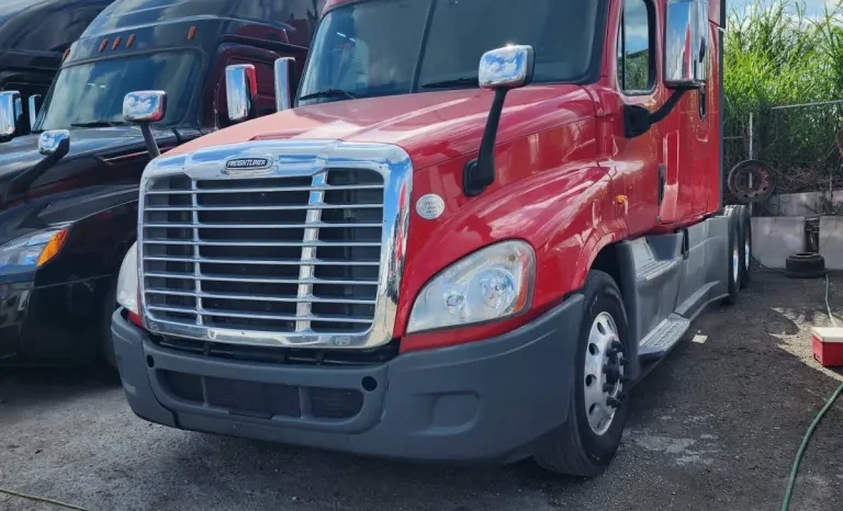 
								Used 2018 Freightliner Cascadia Sleeper near Hialeah, Florida full									