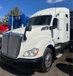 Used 2018 Kenworth T680 Sleeper in Tampa, Florida