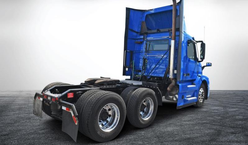 
								Used 2017 Volvo VNL 300 Day Cab in Miami Florida full									