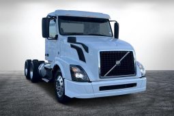 Used 2016 Volvo VNL 300 Day Cab in Miami Florida