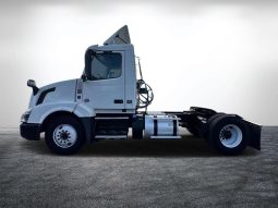 Used 2018 Volvo VNL 300 Day Cab in Miami Florida