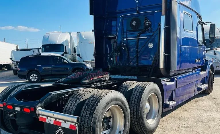 
								Used 2016 Volvo VNL780 Sleeper in Hialeah, Florida full									