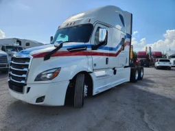 Used 2018 Freightliner Cascadia Sleeper in Hialeah, Florida