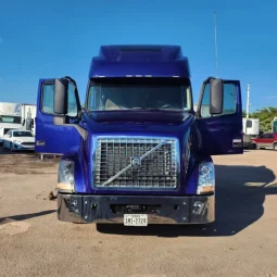 Used 2016 Volvo VNL780 Sleeper in Hialeah, Florida