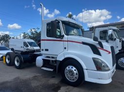 Used 2014 Volvo VNL Day Cab in Tampa, Florida