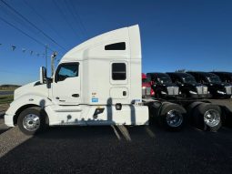 Used 2017 Kenworth T680 Sleeper in Von Ormy, Texas