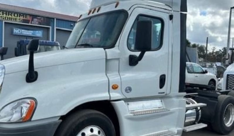 
								Used 2017 Freightliner Cascadia Day Cab in Tampa, Florida full									