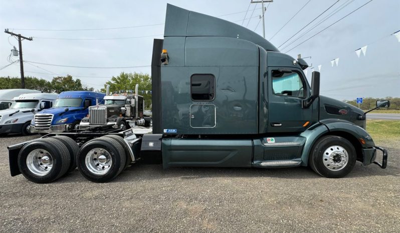 
								Used 2019 Peterbilt 579 Sleeper in Von Ormy, Texas full									