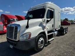 Used 2015 Freightliner Cascadia Sleeper in Von Ormy, Texas