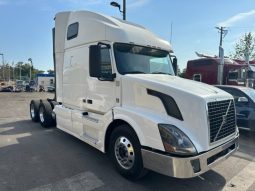 Used 2012 Volvo VN Sleeper in Tampa, Florida