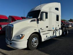 Used 2017 Kenworth T680 Sleeper in Von Ormy, Texas