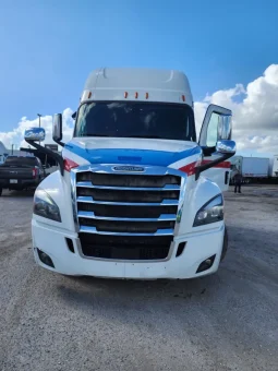 Used 2018 Freightliner Cascadia Sleeper in Hialeah, Florida