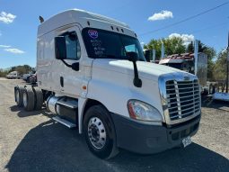 Used 2015 Freightliner Cascadia Sleeper in Von Ormy, Texas