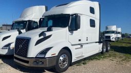 New 2025 Volvo VNL64T860 Sleeper in Austin Texas